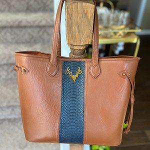Shop Taxidermy Liz Traveler Medium Tote